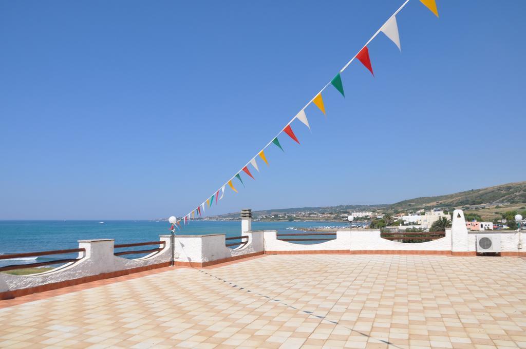 Hotel Portofina Santa Marinella Exterior photo